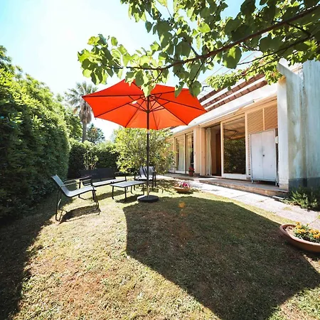Elegant Sea Retreat In Pineta Lägenhet Arenzano