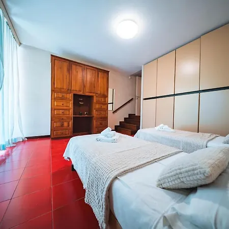 Elegant Sea Retreat In Pineta Arenzano