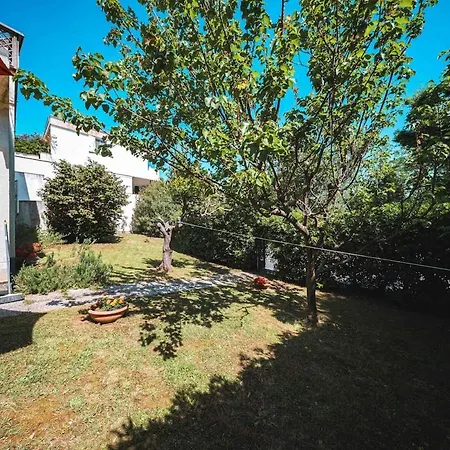 Elegant Sea Retreat In Pineta Arenzano