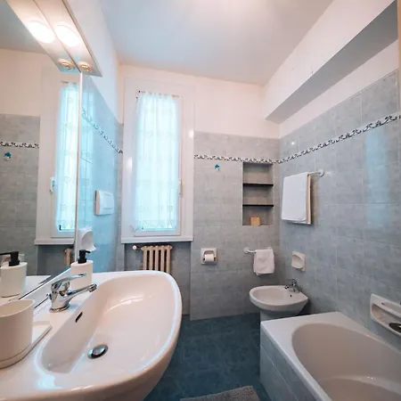 Elegant Sea Retreat In Pineta Arenzano