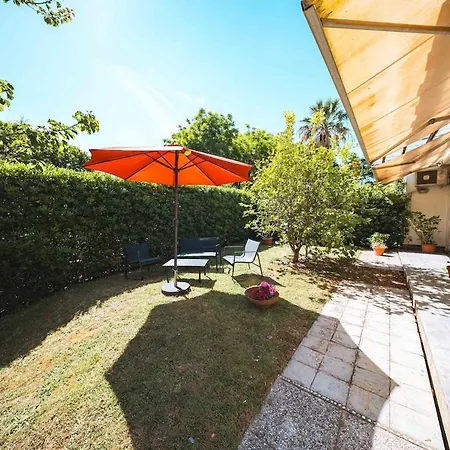 Elegant Sea Retreat In Pineta Arenzano