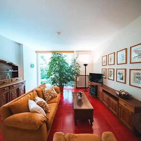 Elegant Sea Retreat In Pineta *
